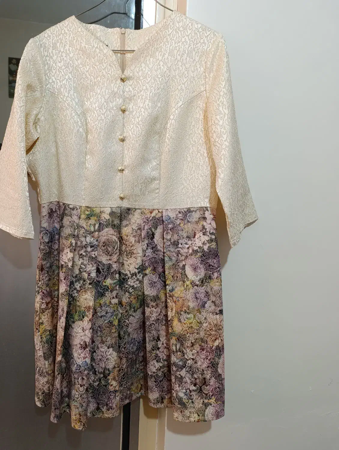 لباس مجلسی|لباس|صفادشت, |دیوار