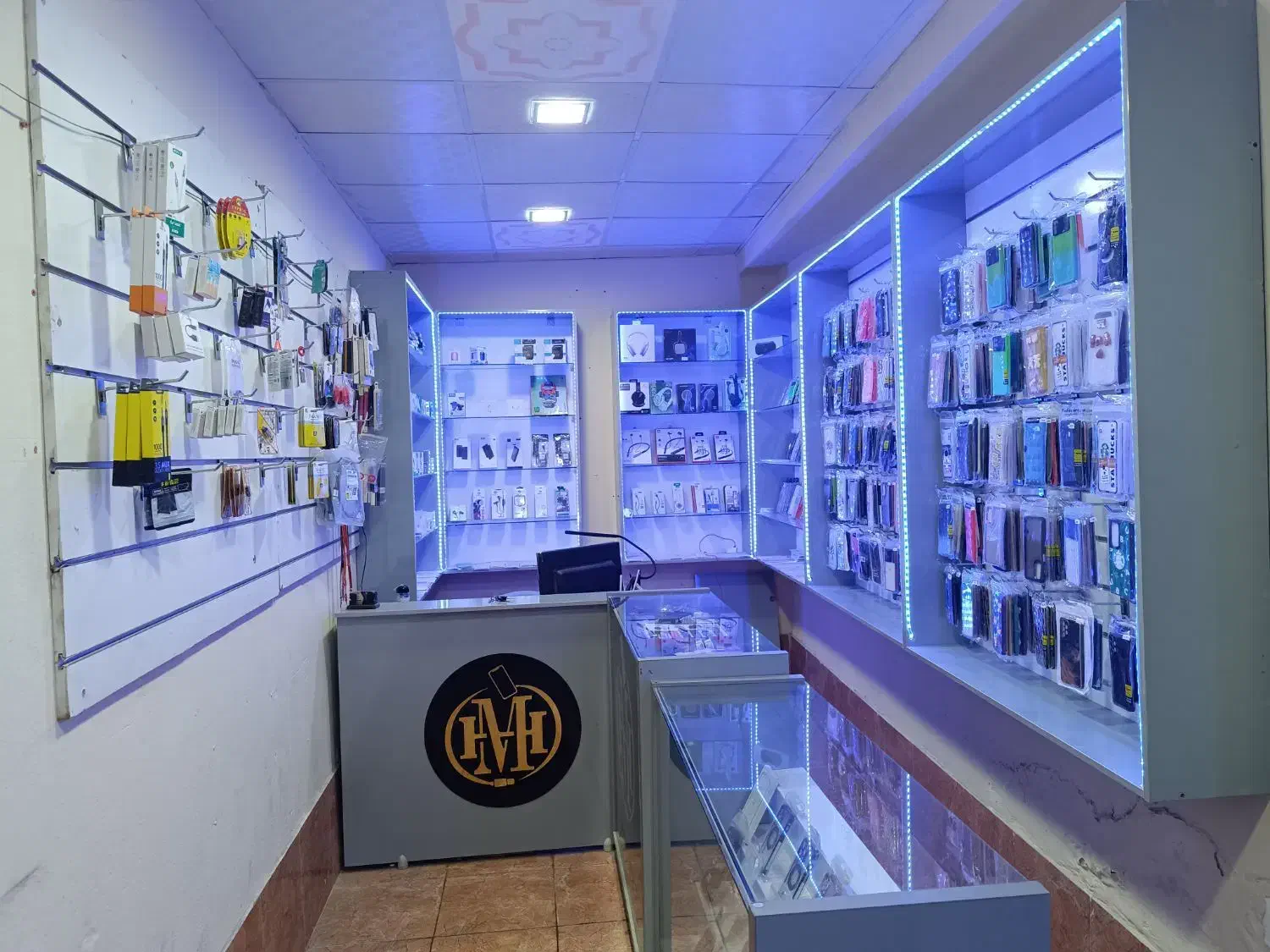 فروش اجناس و دکور لوازم جانبی موبایل|فروشگاه و مغازه|بندرلنگه, |دیوار