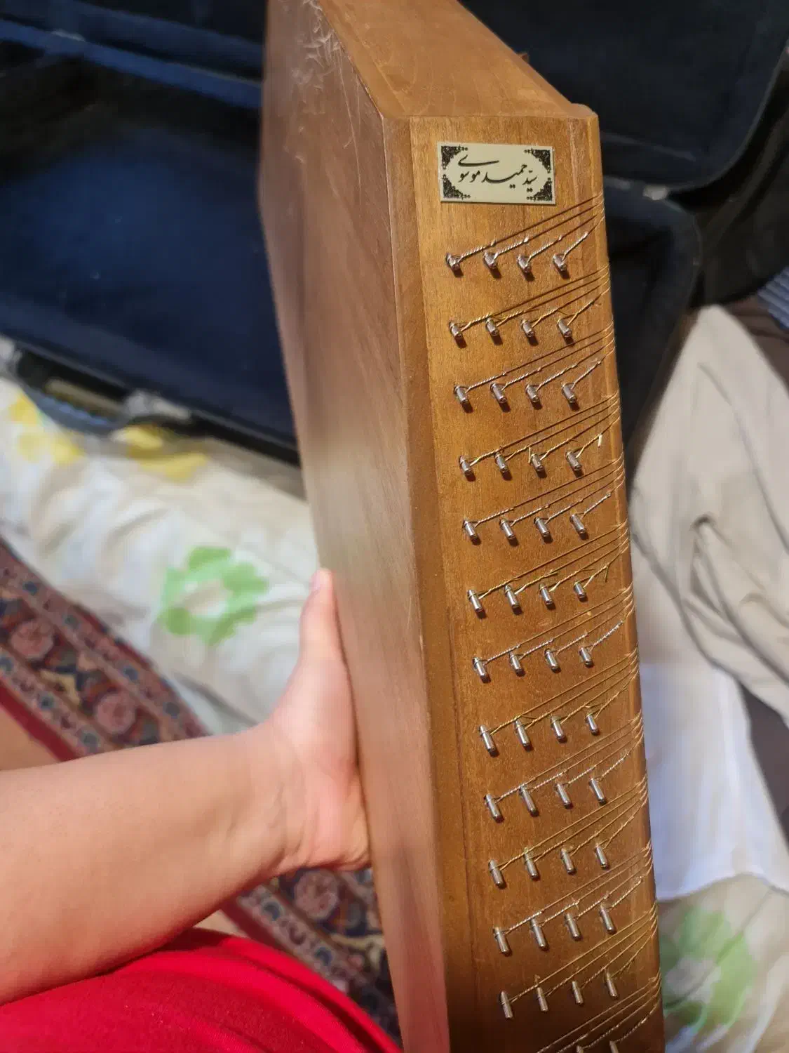 سنتور موسوی|سازهای سنتی|شیراز, فرهنگ شهر|دیوار