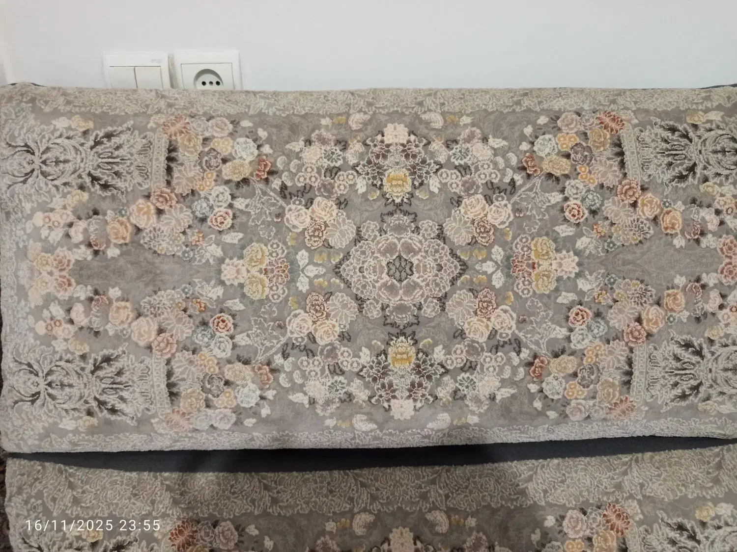 پشتی|پشتی|مشهد, شهید معقول|دیوار