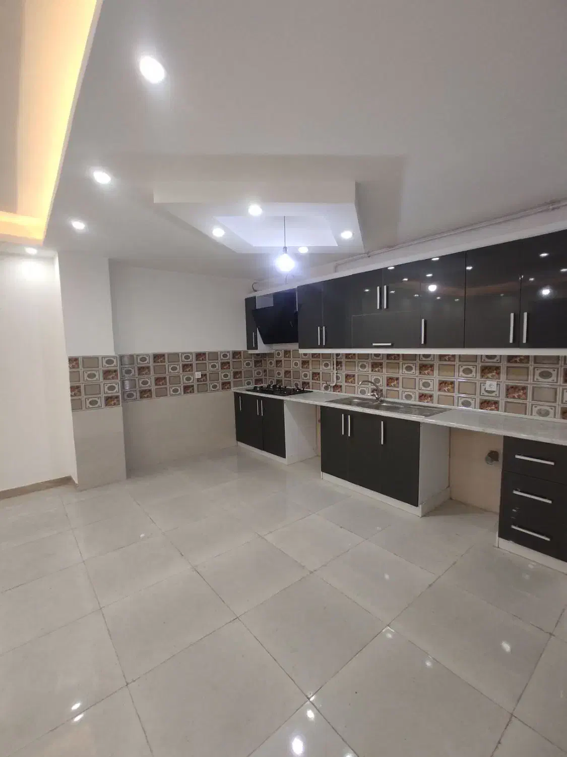 پارک دانشجوحمیدیان آپارتمان سندار تک واحدی120|فروش آپارتمان|رشت, حمیدیان|دیوار