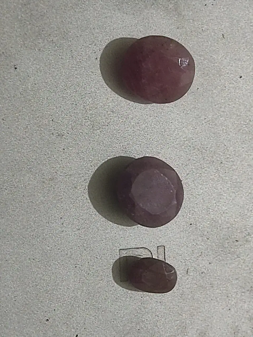 تعدادی یاقوت بسیارزیباونجرال|جواهرات|صباشهر, |دیوار