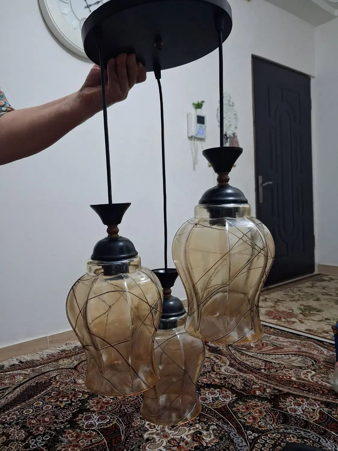 لوستر سه شاخه|لوستر و چراغ آویز|صومعه‌سرا, |دیوار