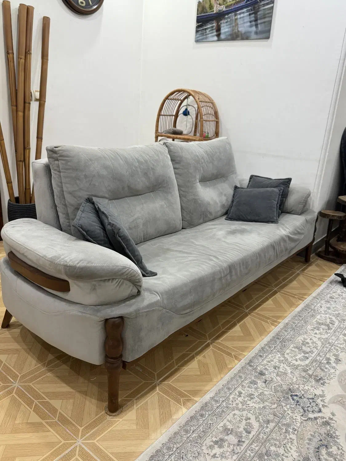 مبل راحتی همراه ۴تاصندلی ۲۰/۰۰۰/۰۰۰تومان|مبلمان خانگی و میز عسلی|لنگرود, |دیوار