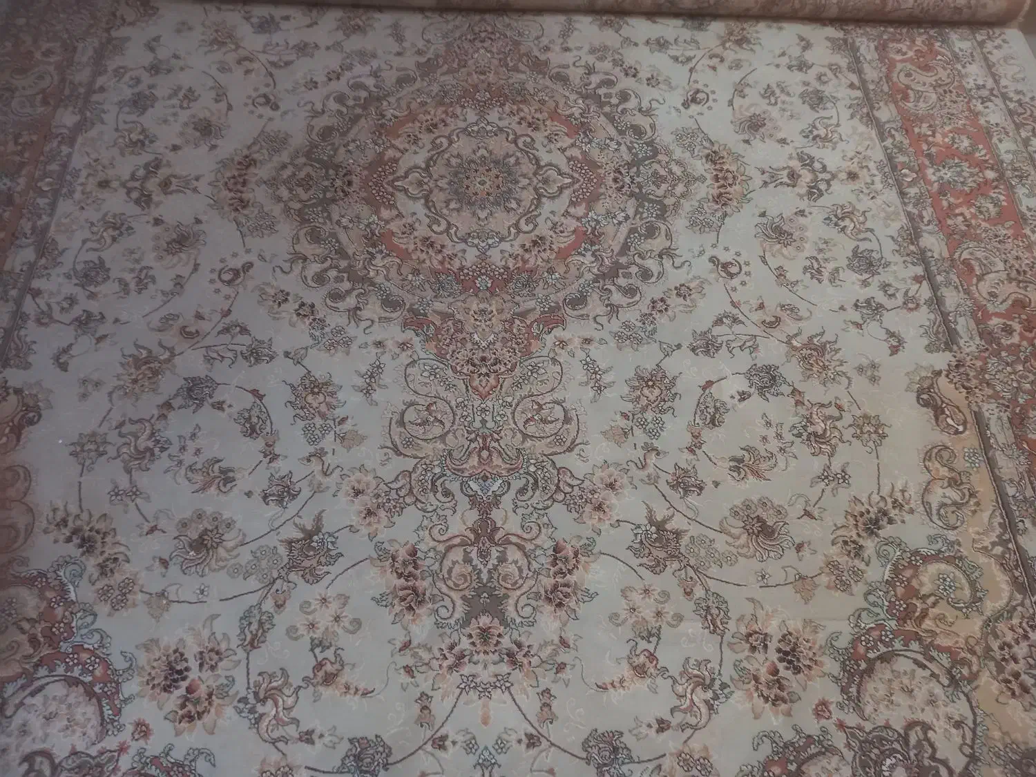 فرش ماشینی ۷۰۰ شانه در حد نو ۹ متری|فرش|تبریز, |دیوار