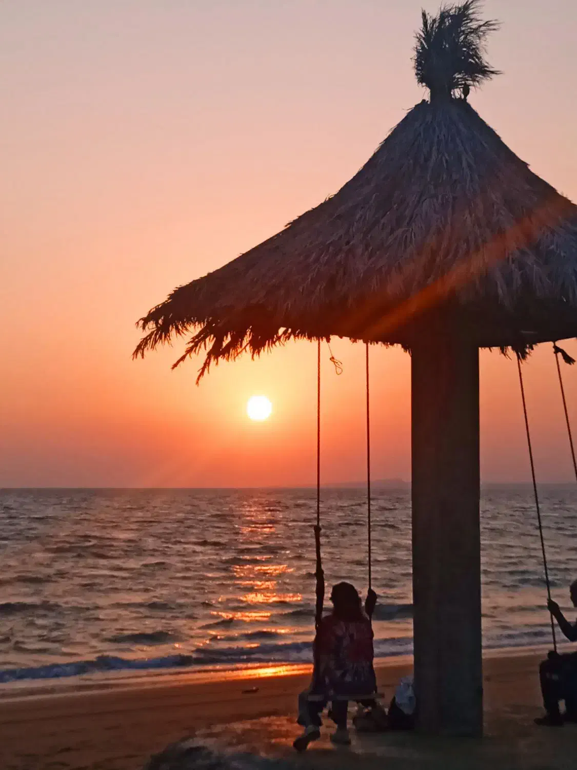 ماشین در بست در اختیار با راننده|خودرو اجاره‌ای|قشم, |دیوار