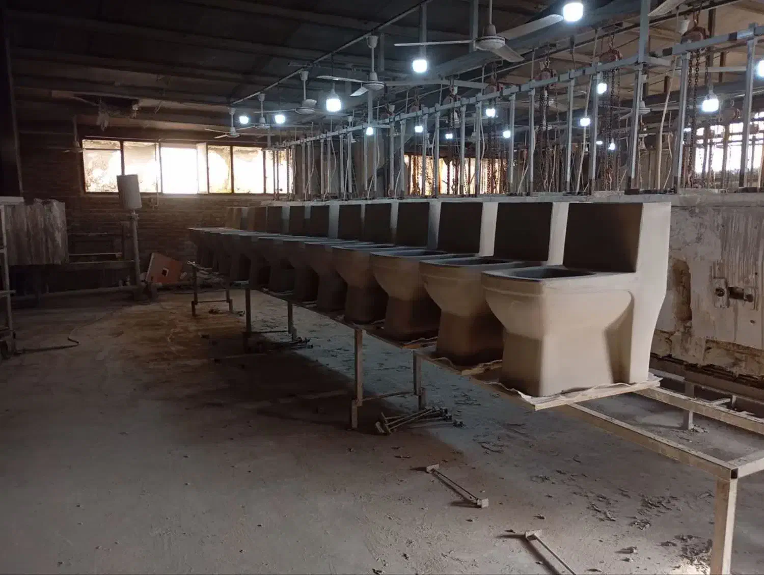 توالت فرنگی درجه یک نقد و چک|لوازم سرویس بهداشتی|قم, چهل درخت|دیوار