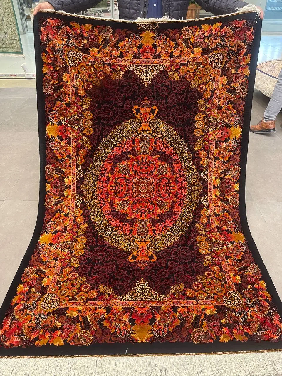 فرش دستباف (بساک) تمام ابریشم اصل قم ۷۰ رج|فرش|مشکین‌دشت, |دیوار