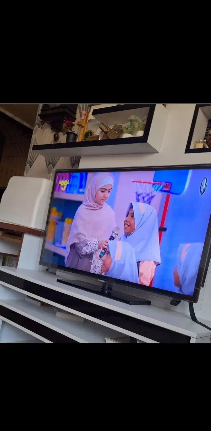 تلویزیون ۴۰ اینچ سامسونگ اصلی|تلویزیون و پروژکتور|صدرا-فارس, فاز ۲|دیوار