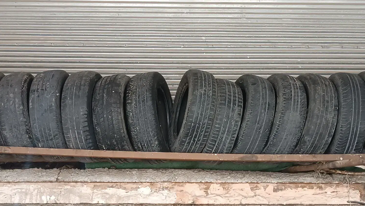 لاستیک ماشین تایر|حراج|اسفراین, |دیوار