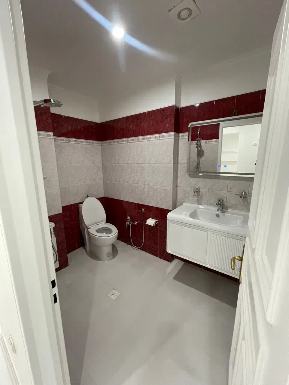 نیاوران ۱۳۵ متر ۲ خواب فول مشاعات