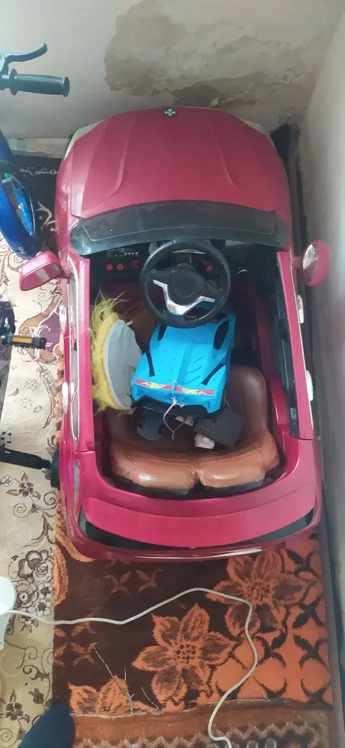 دوچرخه و ماشین شارژی هردوتا سالم درحدنو|اسباب‌بازی بچه|ملکان, |دیوار