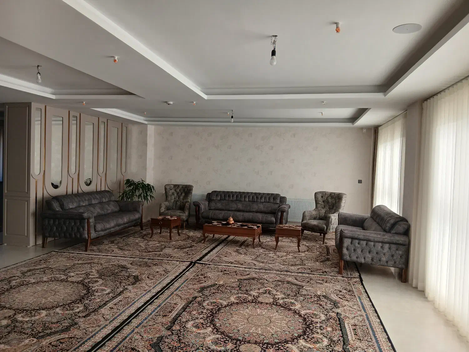 آپارتمان ۲۳۰ متری استادان|فروش آپارتمان|همدان, |دیوار