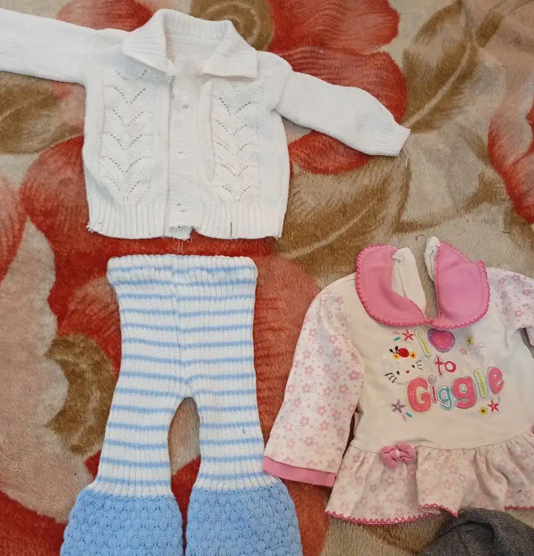 تعدادی لیاس دخترونه|کفش و لباس بچه|شیراز, سعدیه جنوبی|دیوار