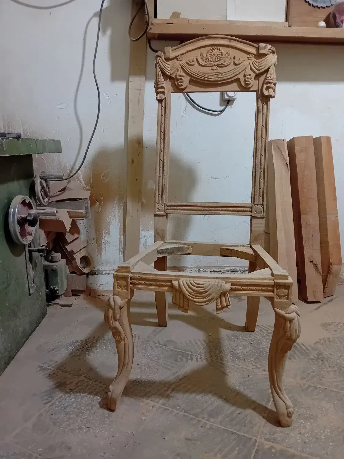 کلاف خام|مبلمان خانگی و میز عسلی|بومهن, |دیوار