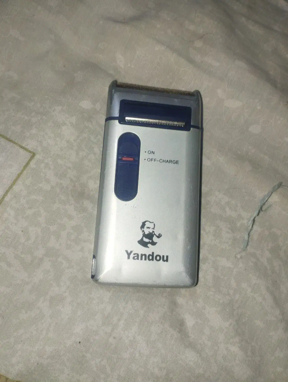 ماشین شارژی اصلاح صورت باتیغه برای خط گرفتن|آرایشی، بهداشتی، درمانی|درمیان, |دیوار