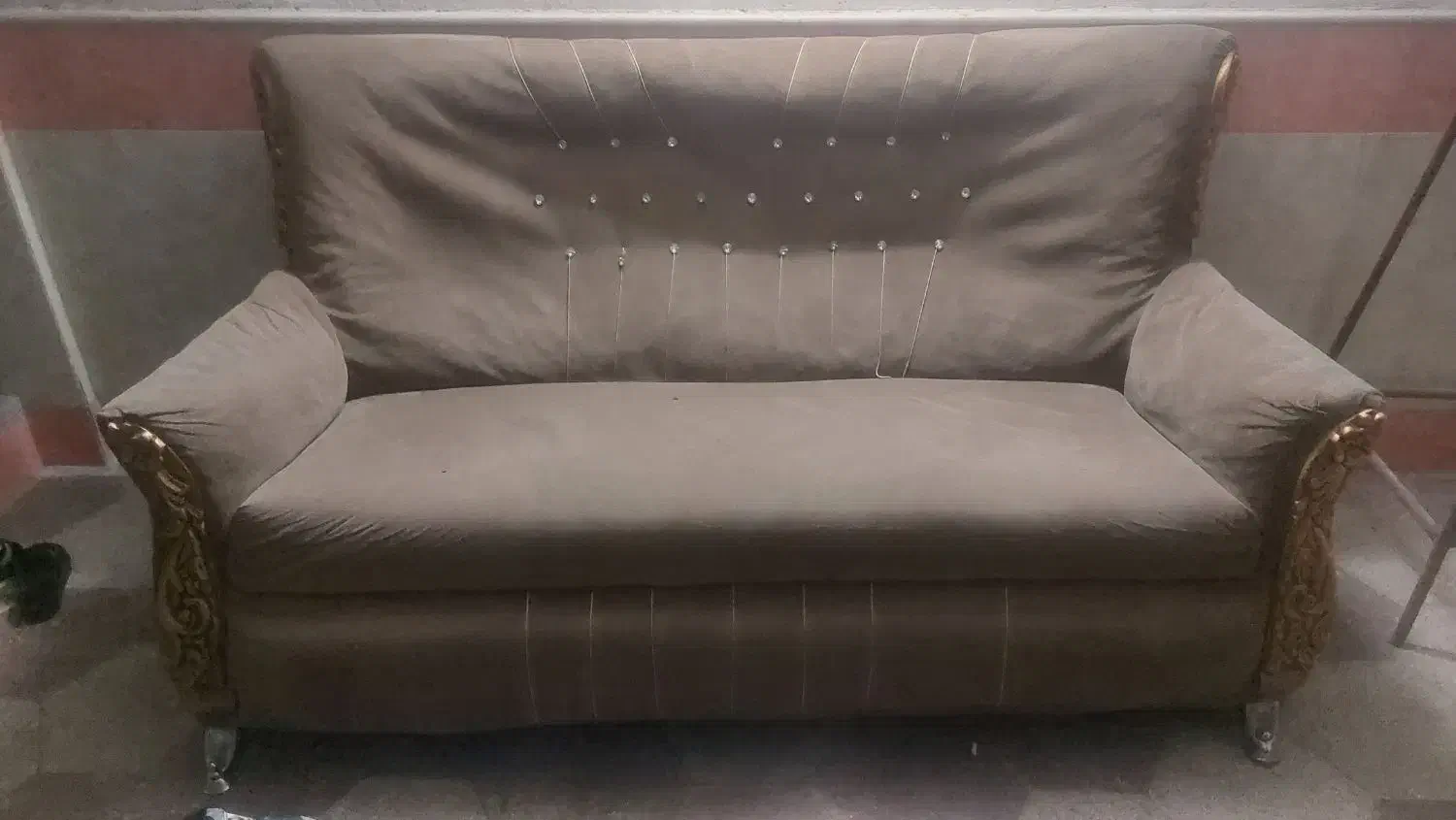 مبل|مبلمان خانگی و میز عسلی|قم, قلعه کامکار|دیوار