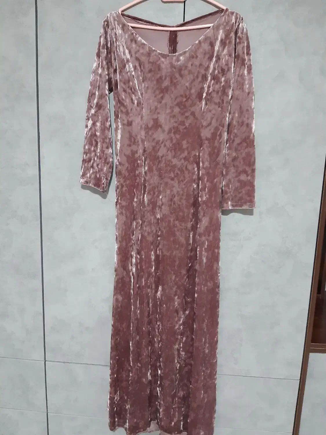 لباس مجلسی|لباس|کوچصفهان, |دیوار