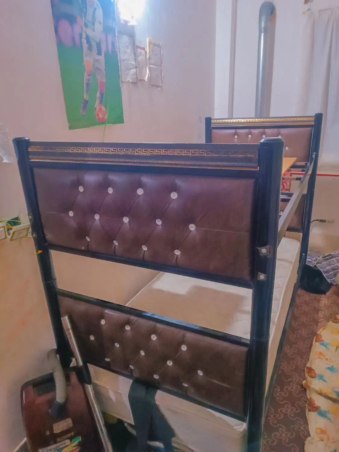 تخت دوطبقه آهنی سالم با تشک|تخت و سرویس خواب|کردکوی, |دیوار