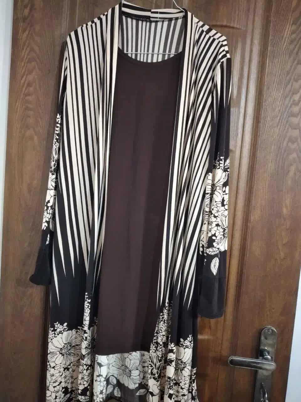 تونیک ریون|لباس|کاشان, ولیعصر|دیوار