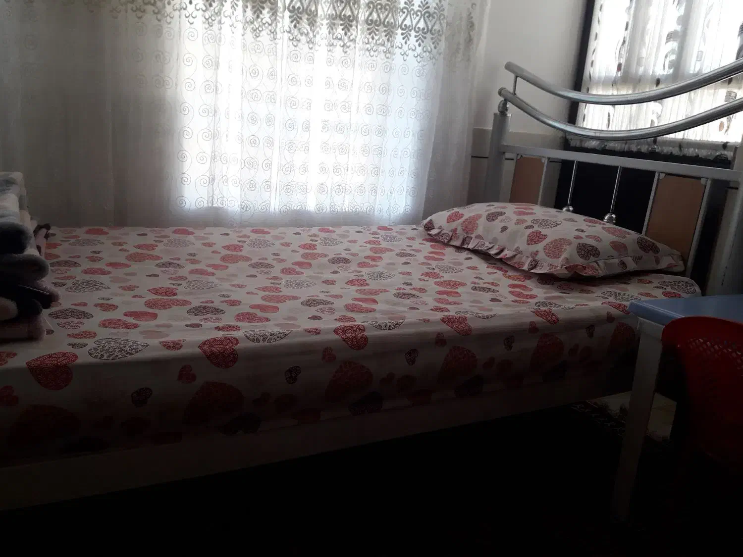 تخت خواب|تخت و سرویس خواب|ایوان, |دیوار