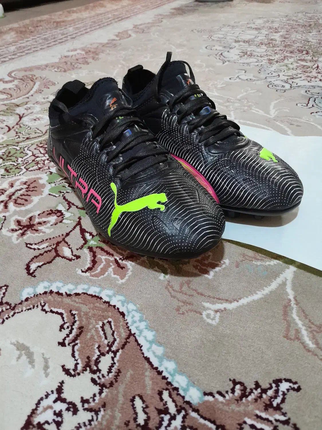 کفش فوتبال استوک دار مدل پوما سایز ۳۹ با کارتون|کیف، کفش، کمربند|فولادشهر, B2|دیوار