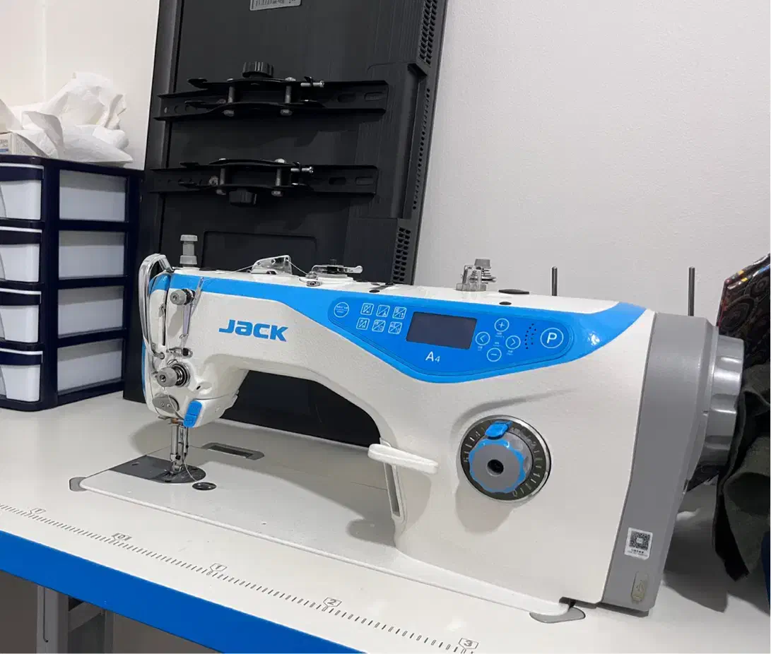 A4سخنگو|چرخ خیاطی و ریسندگی|اسلام‌شهر, شهرک مهدیه|دیوار