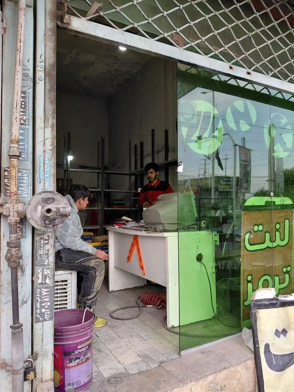 مغازه اجاره ورودی وحیدیه بر اصلی بلوار|اجارهٔ مغازه و غرفه|وحیدیه, |دیوار