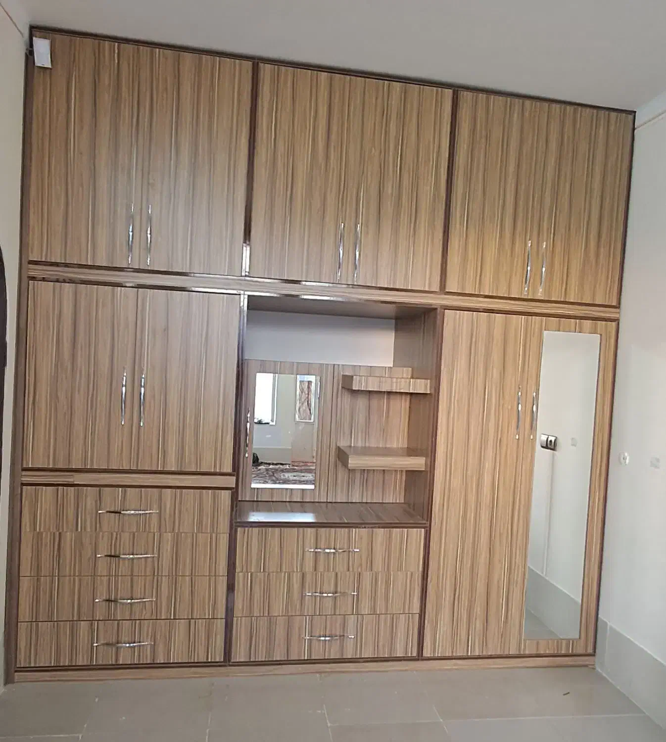 ساخت انواع کابینت وکمد دیواری دراور وغیره|کتابخانه، شلف، قفسههای دیواری|مبارکه, |دیوار