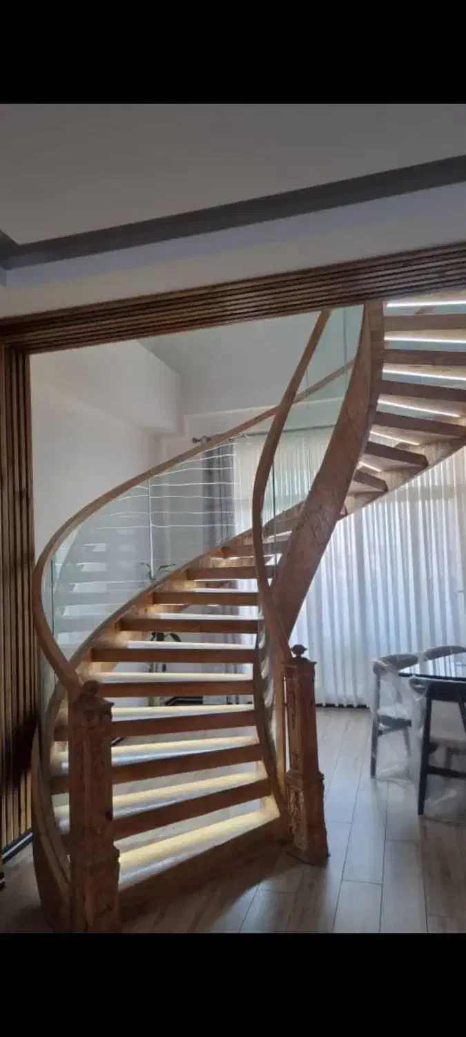 سازه های مدرن پله با جان پناه شیشه خم|مصالح و تجهیزات ساختمان|کرج, میدان میوه و تره بار مرکزی|دیوار