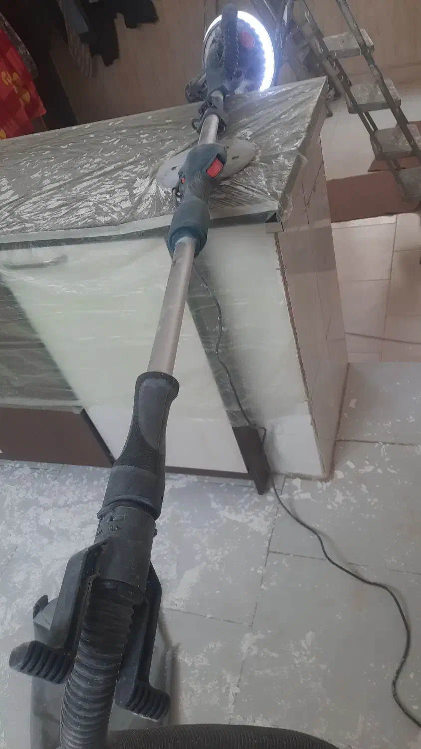 سمباته زن سقفی مارک رونیسک|ابزارآلات|شاندیز, |دیوار