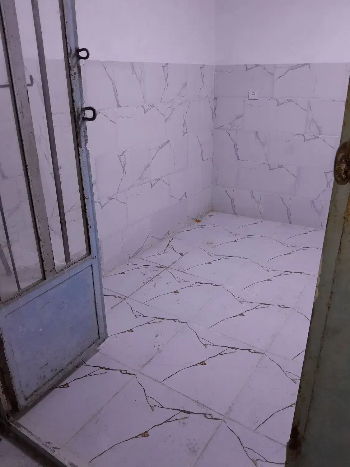 مغازه فروشی ۲۲ بهمن|فروش مغازه و غرفه|اسلامآباد غرب, |دیوار