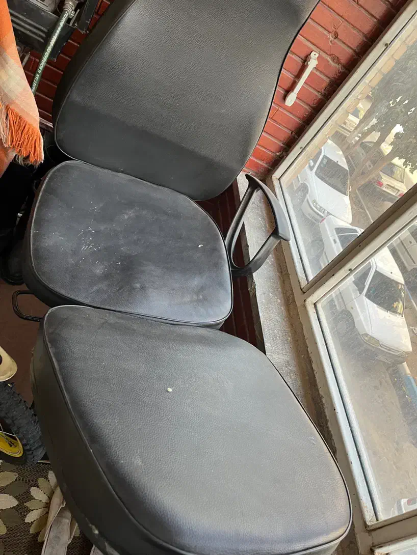 فروش صندلی اصلاح و میکاپ و پاکسازی|آرایشگاه و سالنهای زیبایی|شاهینشهر, بانک استان|دیوار