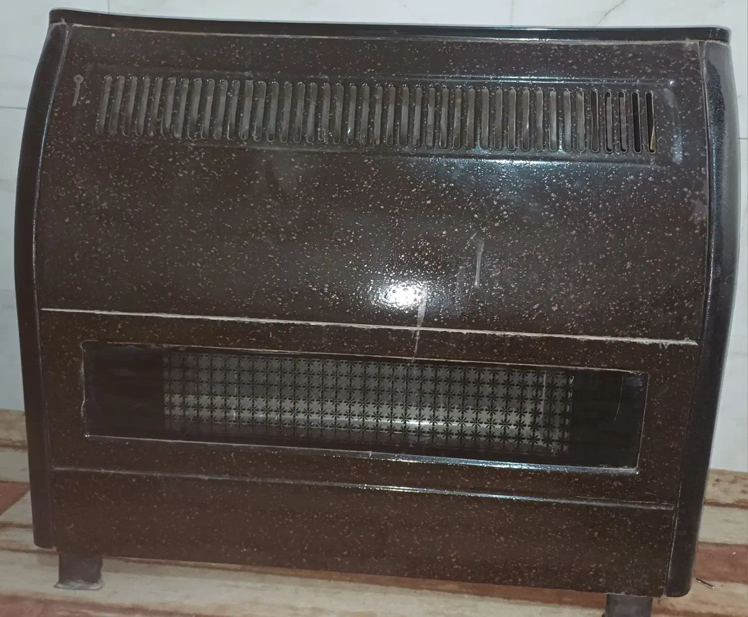 سه تا بخاری نو و یک الی دو بار روشن شده|بخاری، هیتر، شومینه|تایباد, |دیوار