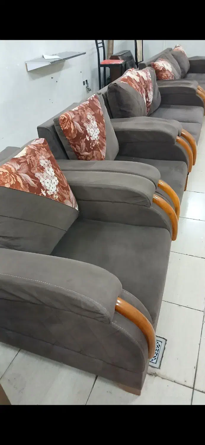 مبلمان مبل|مبلمان خانگی و میز عسلی|فلاورجان, |دیوار