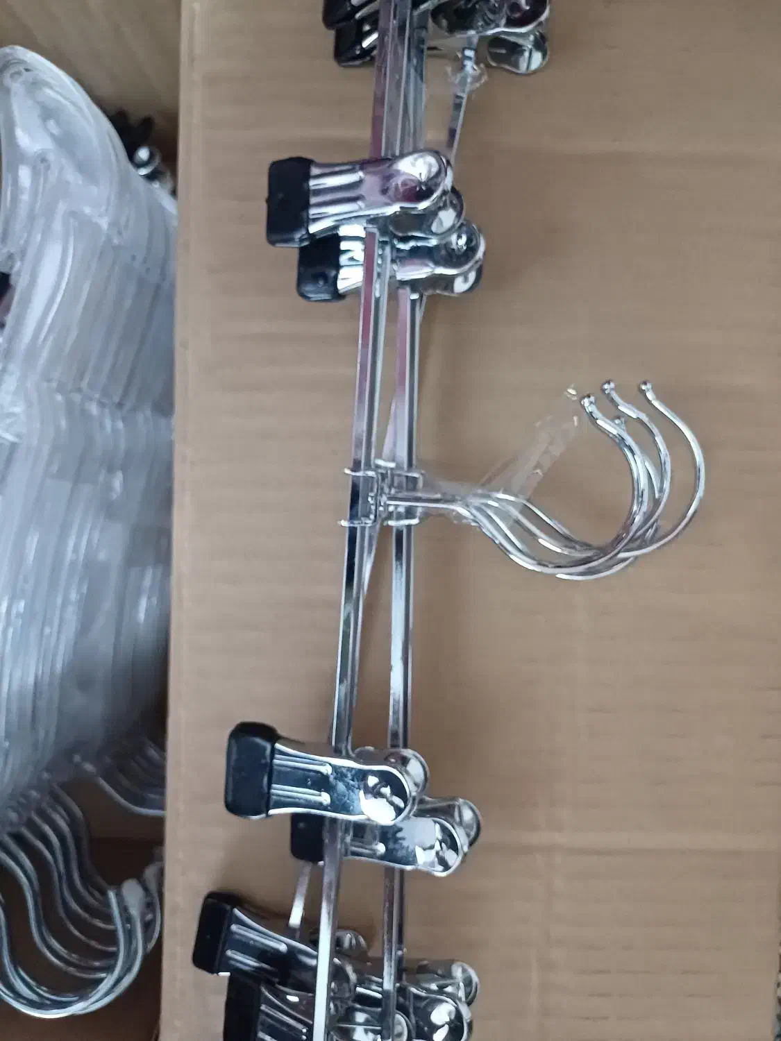 چوب کار  لباس|بندرخت و رخت‌آویز|کرج, شهرک فهمیده|دیوار