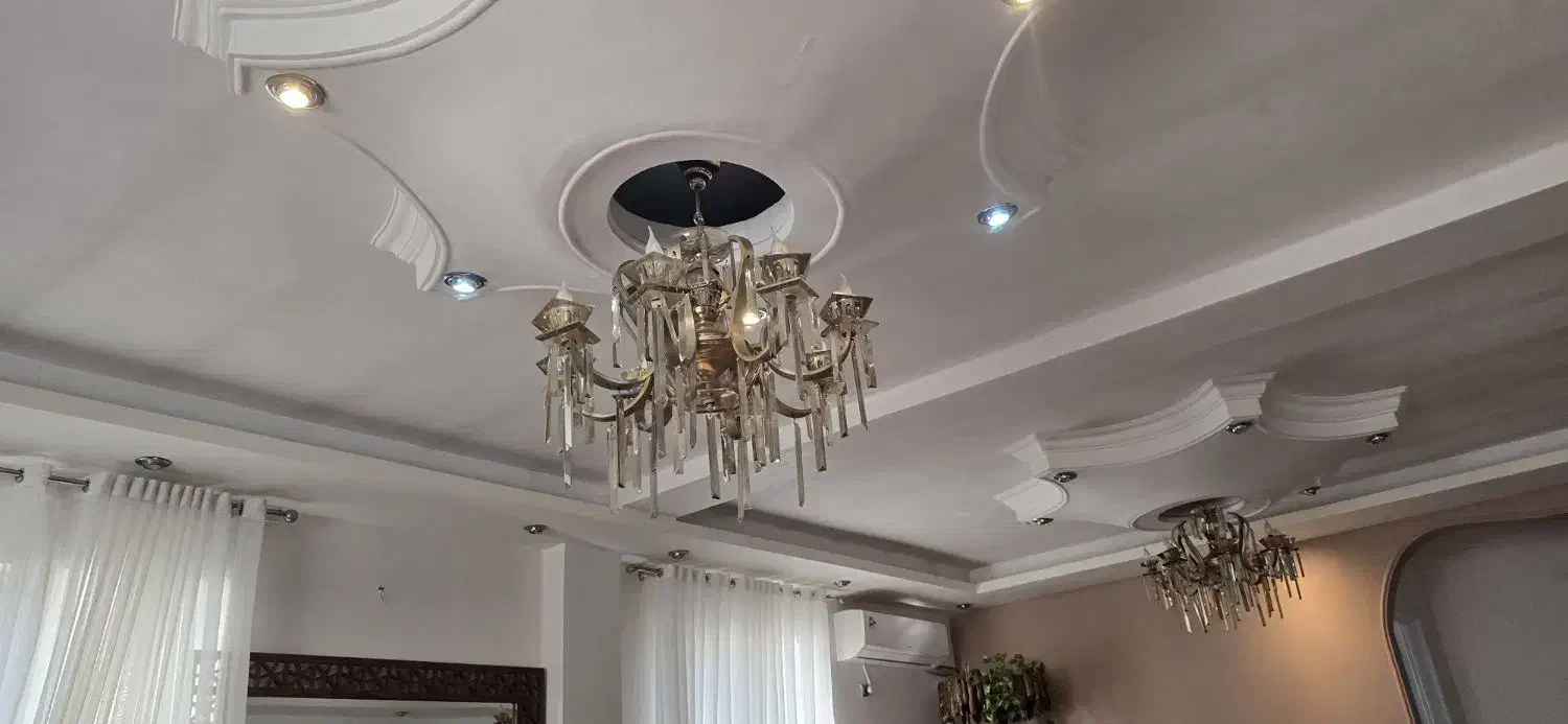 دو عدد لوستر کریستالی ۸ شعله در حد نو|لوستر و چراغ آویز|قائم‌شهر, |دیوار