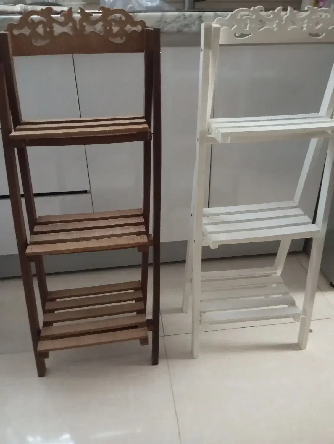 پایه گل تمیز وسالم|کتابخانه، شلف، قفسههای دیواری|سبزوار, علمدار|دیوار