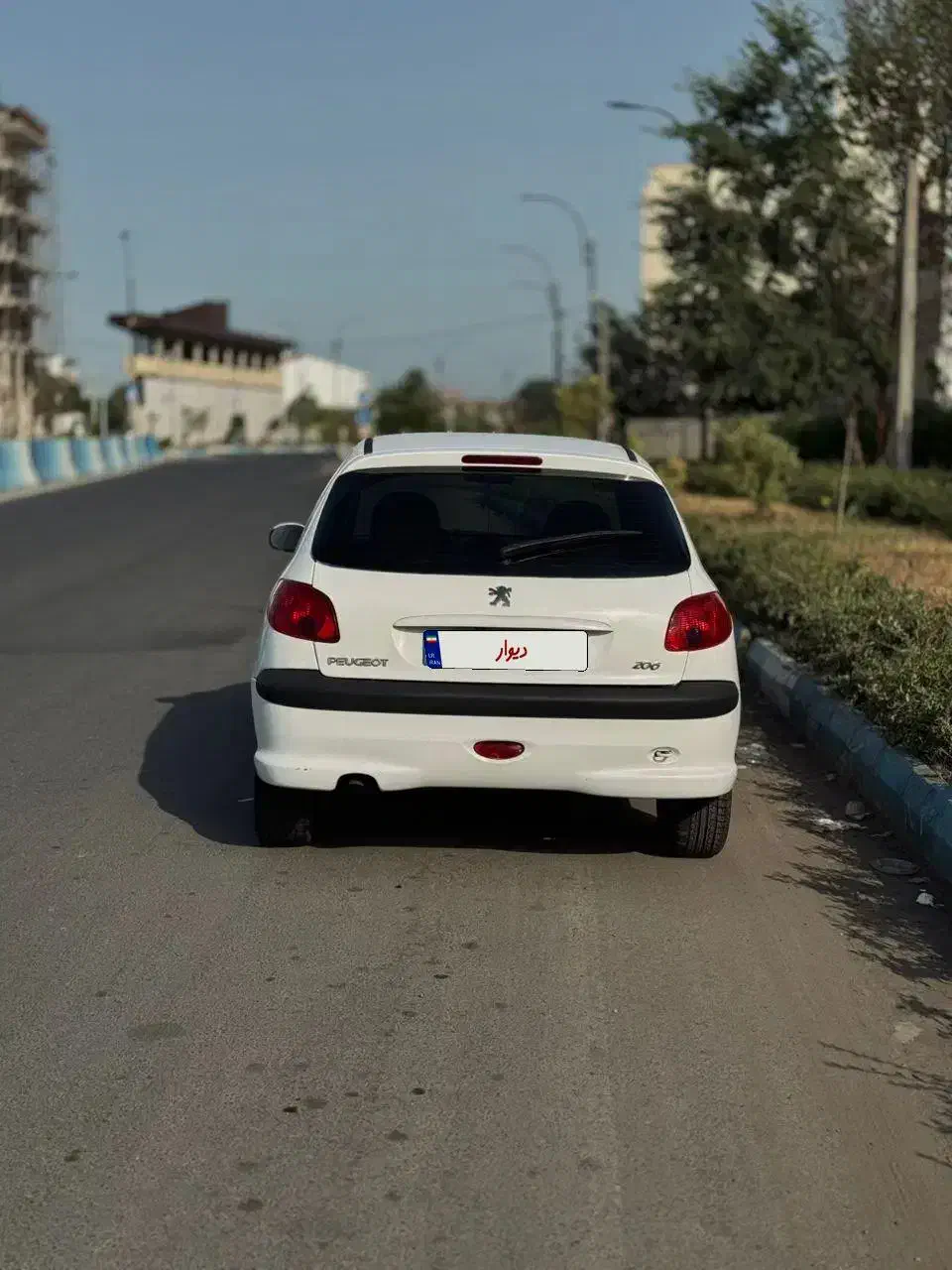 پژو206 تیپ 5 رنگ سفید|خودرو سواری و وانت|رشت, پیرکلاچای|دیوار