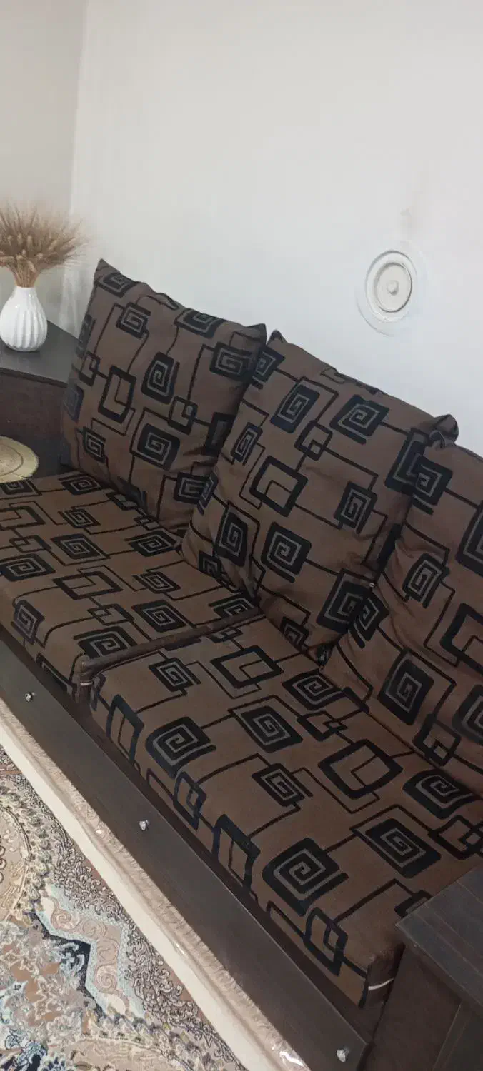 مبل محکم بدون زدگی یا خرابی|مبلمان خانگی و میز عسلی|دوگنبدان, |دیوار