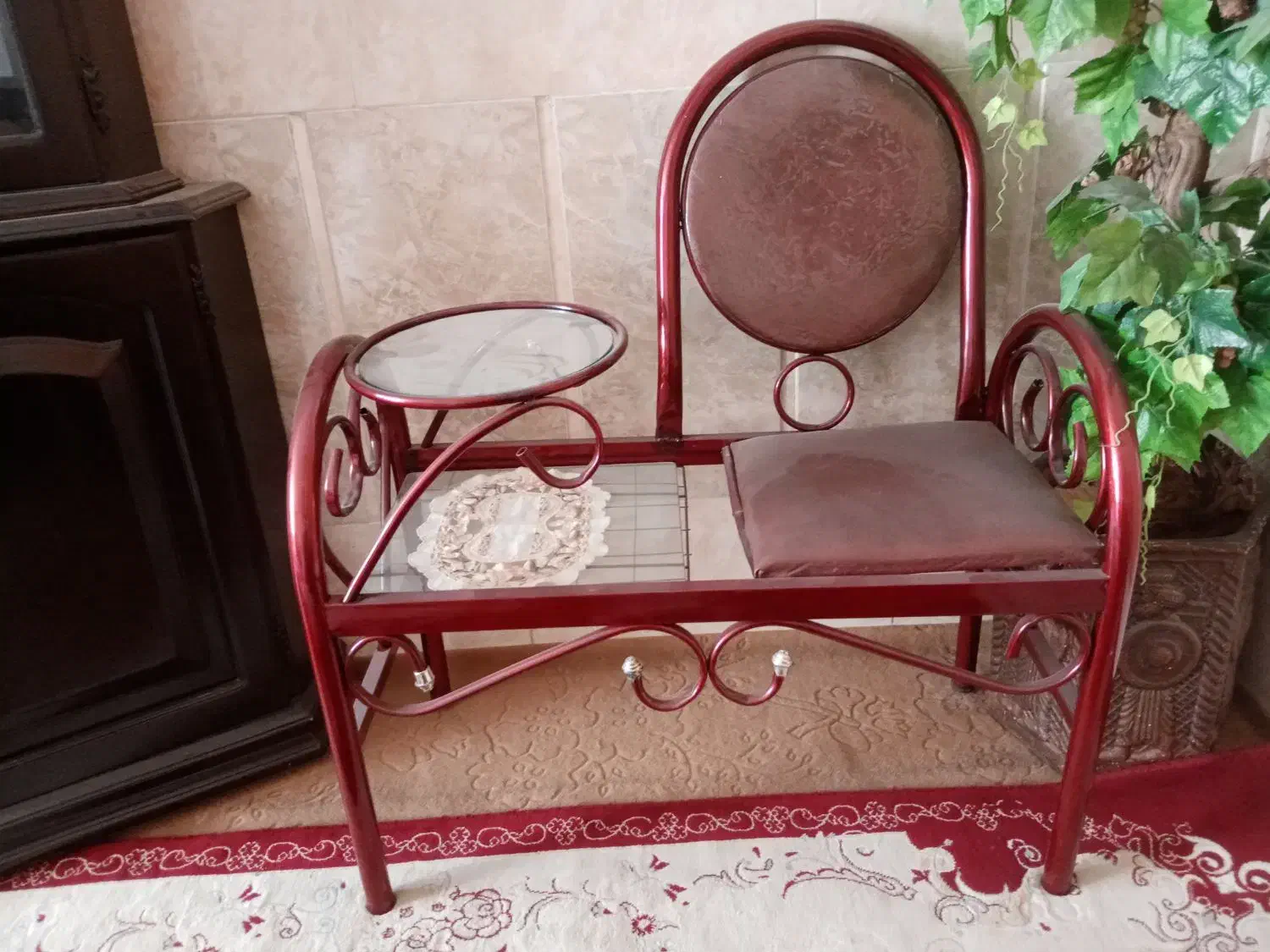 میز تلفن نو|میز تلفن|قم, چهل درخت‎|دیوار