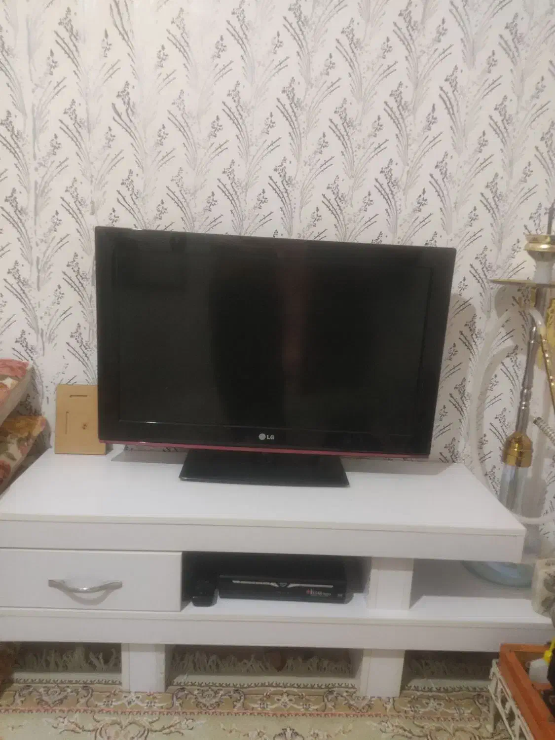 تلویزیون 32 اینچ و زیر تلویزیونی در حدنو|تلویزیون و پروژکتور|کرمانشاه, |دیوار