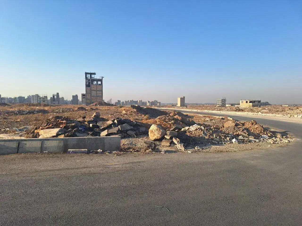 فروش زمین 193.5 متری 2 نبش|فروش زمین و ملک کلنگی|هشتگرد, شهرک دانش|دیوار