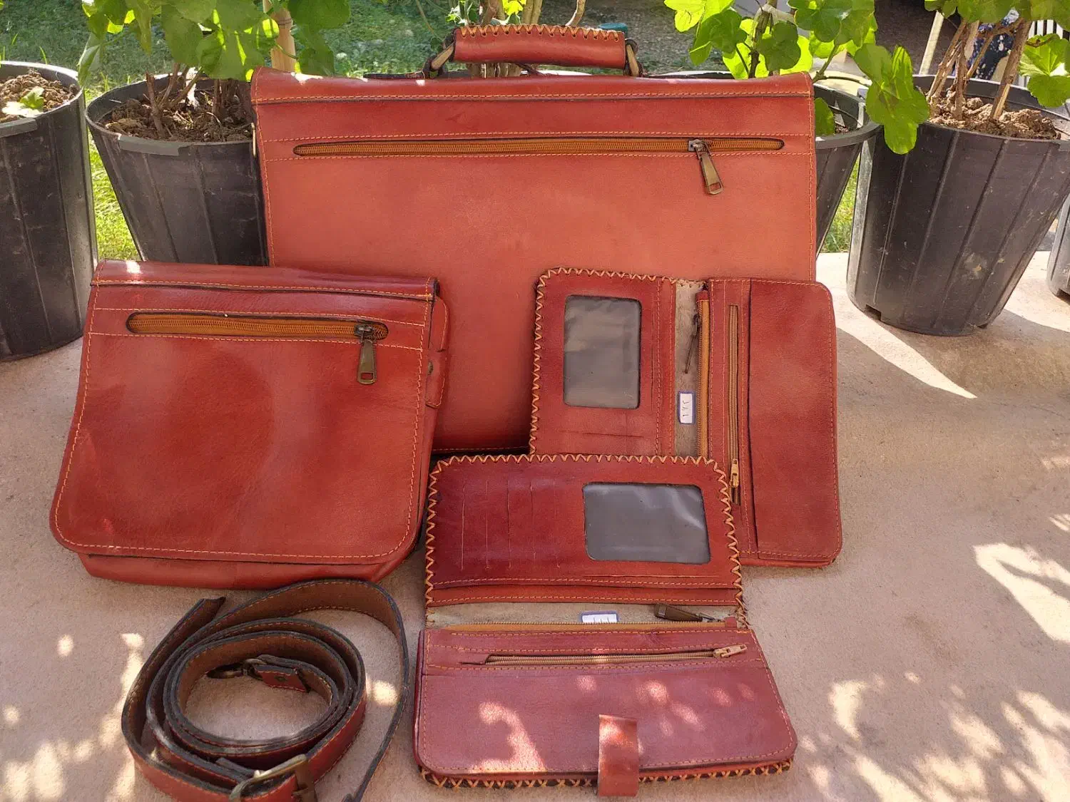 فروش ست چهار تیکه کیف چرم و پوست|کیف، کفش، کمربند|سیاهکل, |دیوار