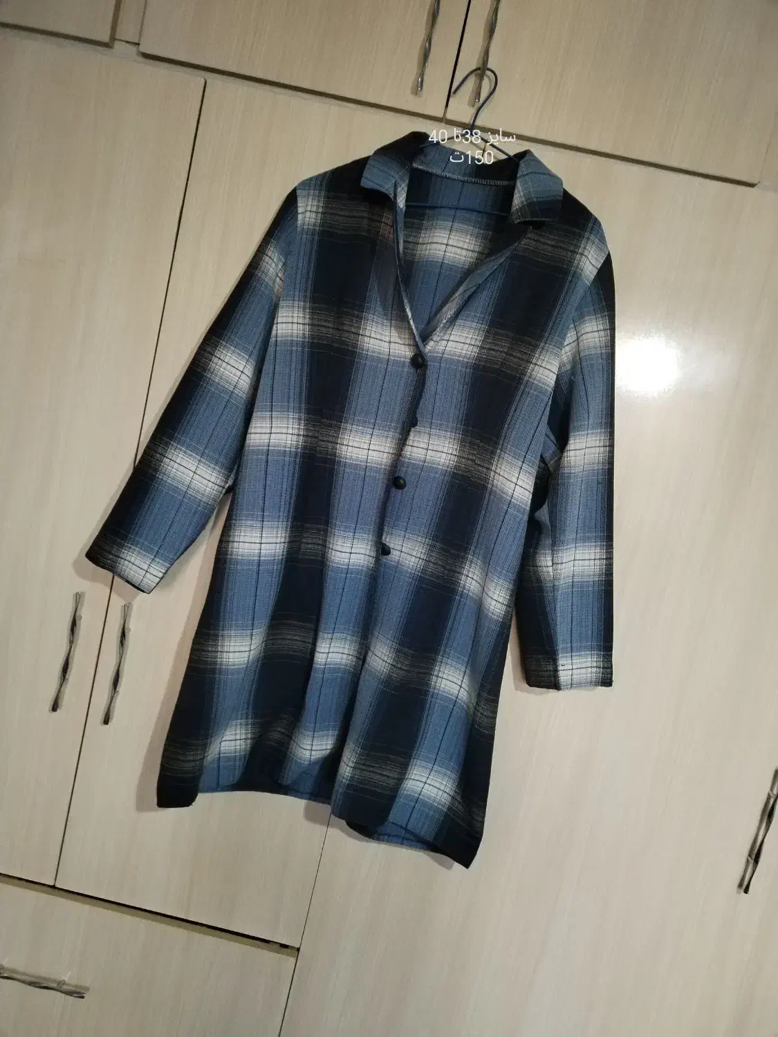 تعدادی مانتو|لباس|تربت‌حیدریه, پیشکوه|دیوار