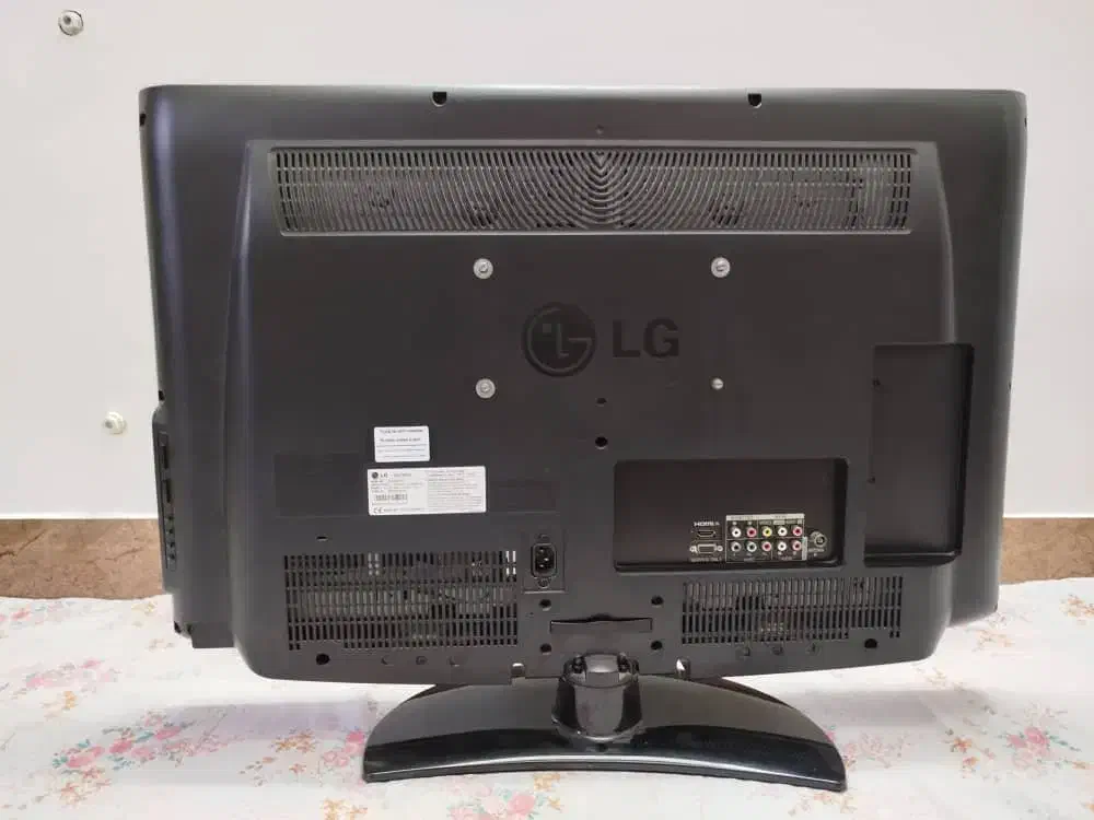 تلویزیون LG  LCD  32  اینچ|تلویزیون و پروژکتور|شاهین‌شهر, گزبرخوار|دیوار