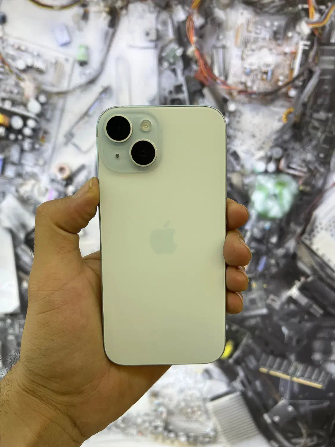 ایفون 15نرمال رنگ  ابی پارت نامبر CH/A ۱۲۸گیگ|موبایل|اصفهان, احمدآباد|دیوار