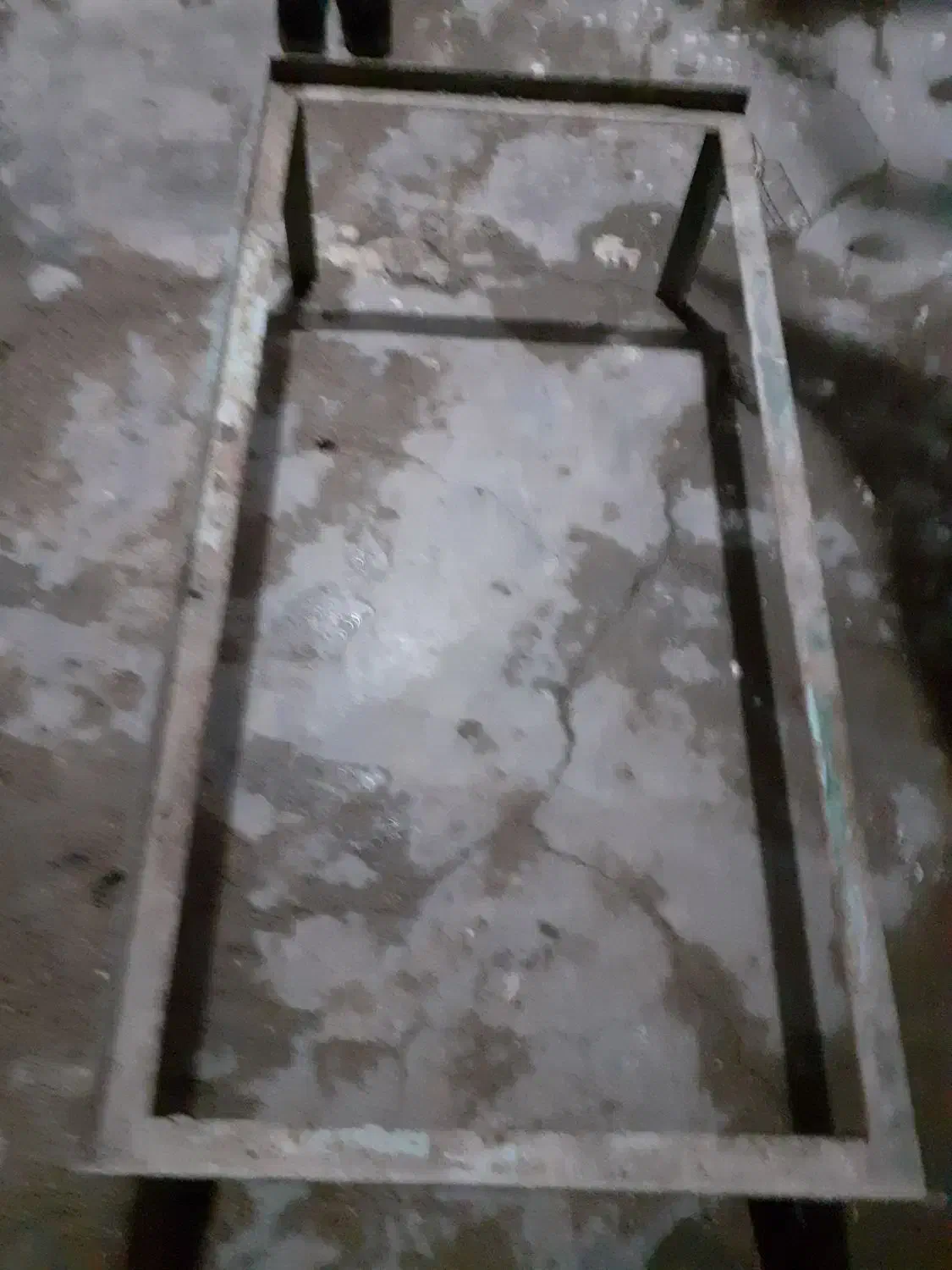 یک عدد چهار پایه زیرتانکی|مصالح و تجهیزات ساختمان|مسجد سلیمان, |دیوار