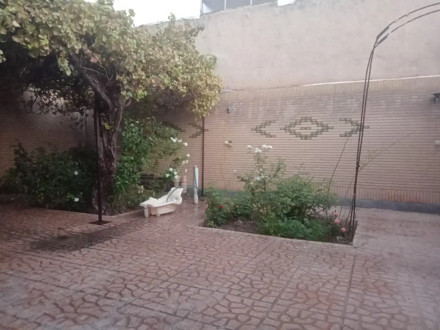 ویلایی دو طبقه ردانی نبش طالقانی|اجارهٔ خانه و ویلا|شاهین‌شهر, نبوت|دیوار