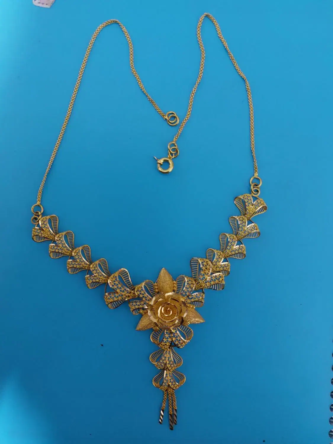 گردنبند|جواهرات|بروجرد, |دیوار